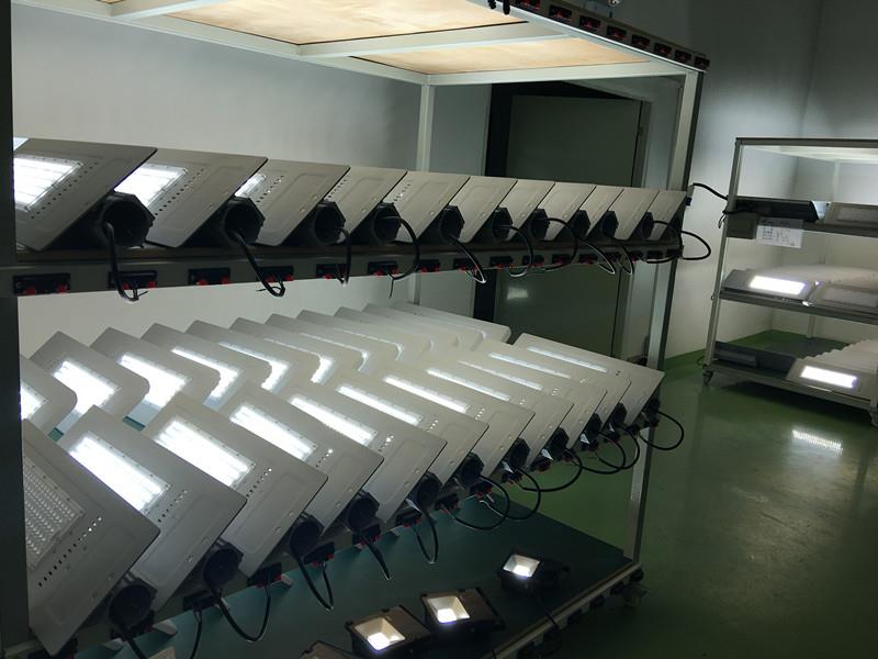 LED street light.jpg