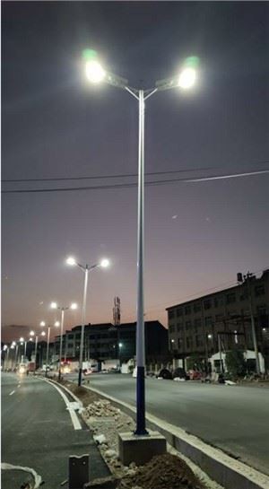 toate într-o singură lampă solară integrată