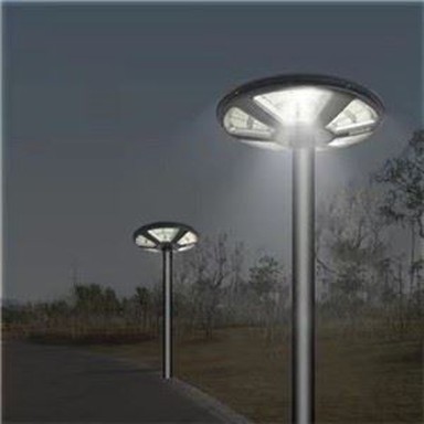 Lumini pentru pasarela cu panouri solare